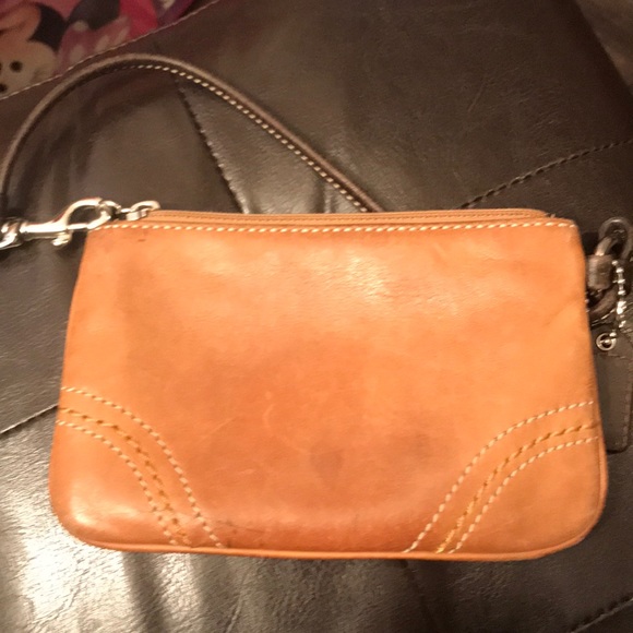 Coach tan leather wristlet - Picture 2 of 3